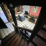 Casona Historica Del S Xvii En Novales