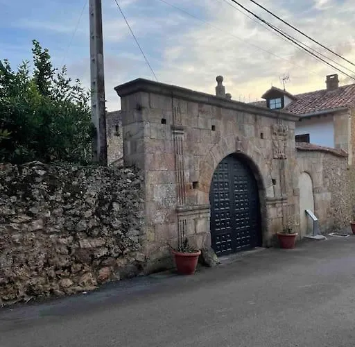 Casona Historica Del S Xvii En Hébergement de vacances *