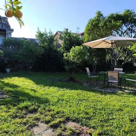 Casona Historica Del S Xvii En Novales